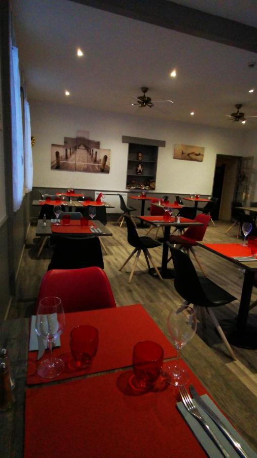 Logis Hotel & Restaurant Le Saint Savinien Exterior foto